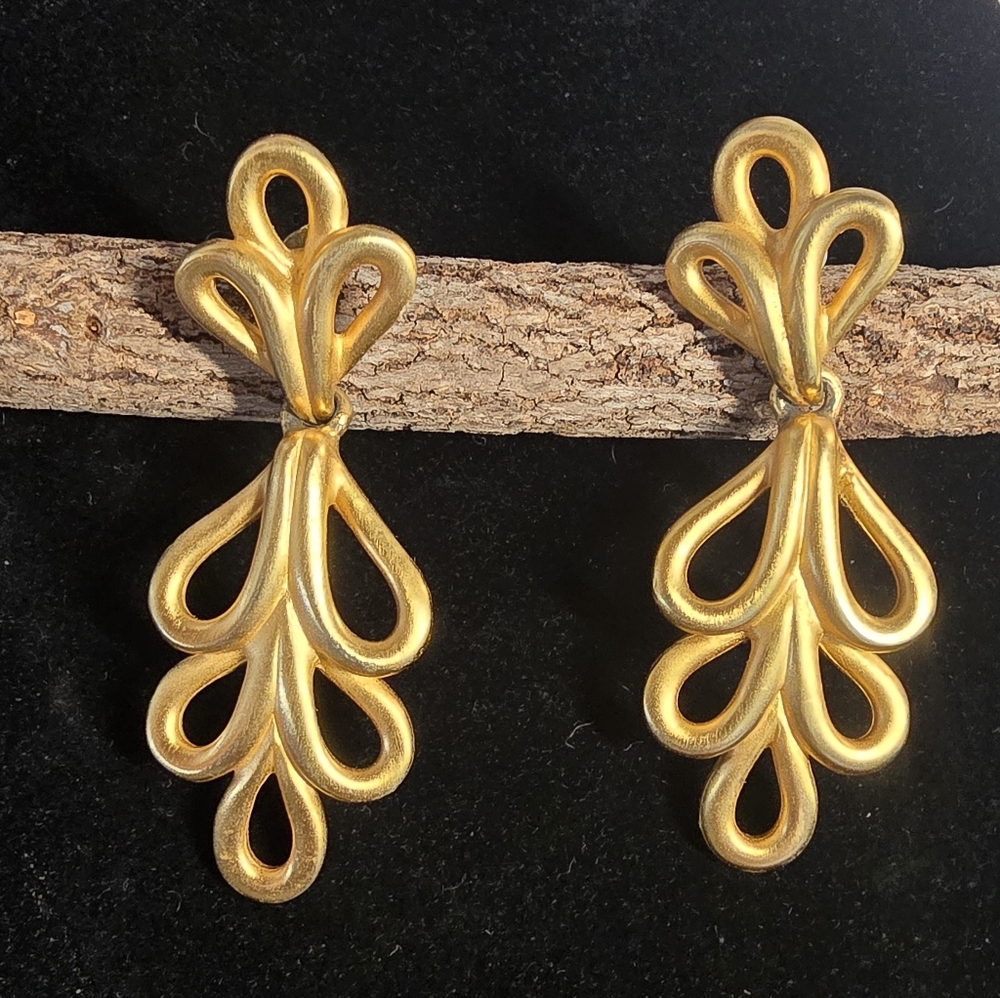 Vintage Matte Gold-Tone Drop Earrings - Pierced